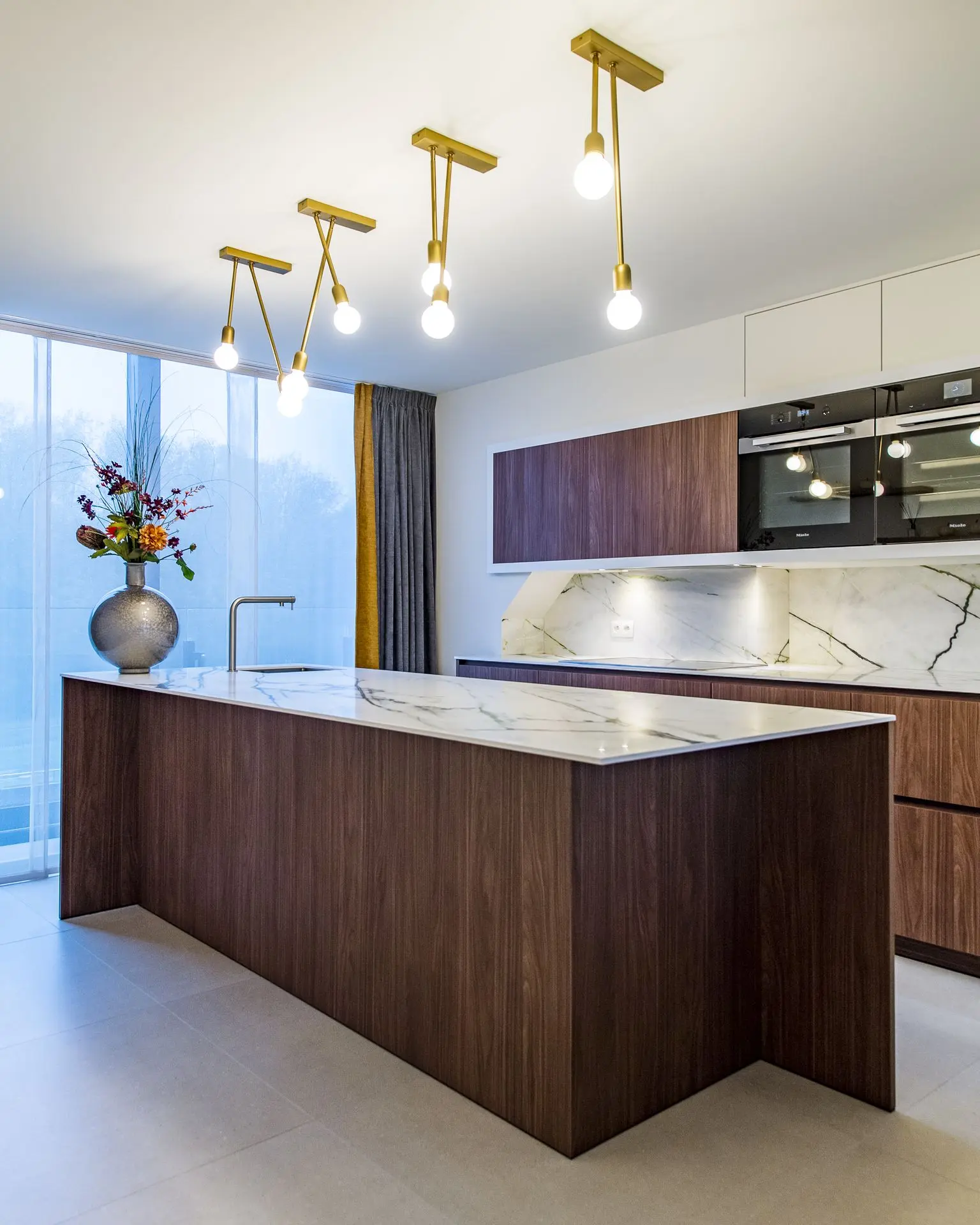 Lichtprojekt Groothandel verlichting en studiebureau in Eeklo (1)